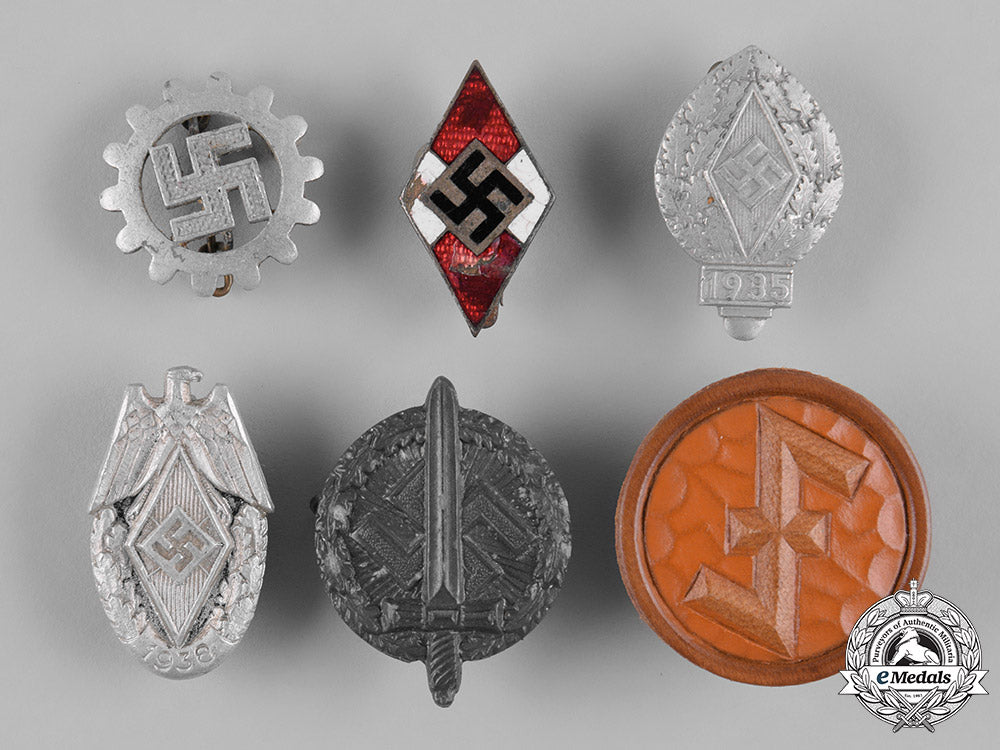 germany,_third_reich._a_lot_of_third_reich_period_badges_m19_3761