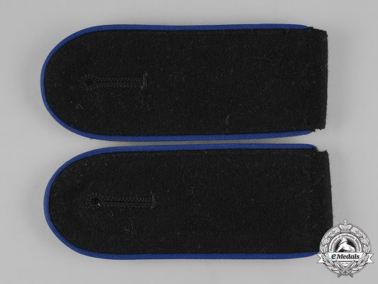 germany,_waffen-_ss._a_set_of_mann_medical_personnel_shoulder_straps_m19_3937