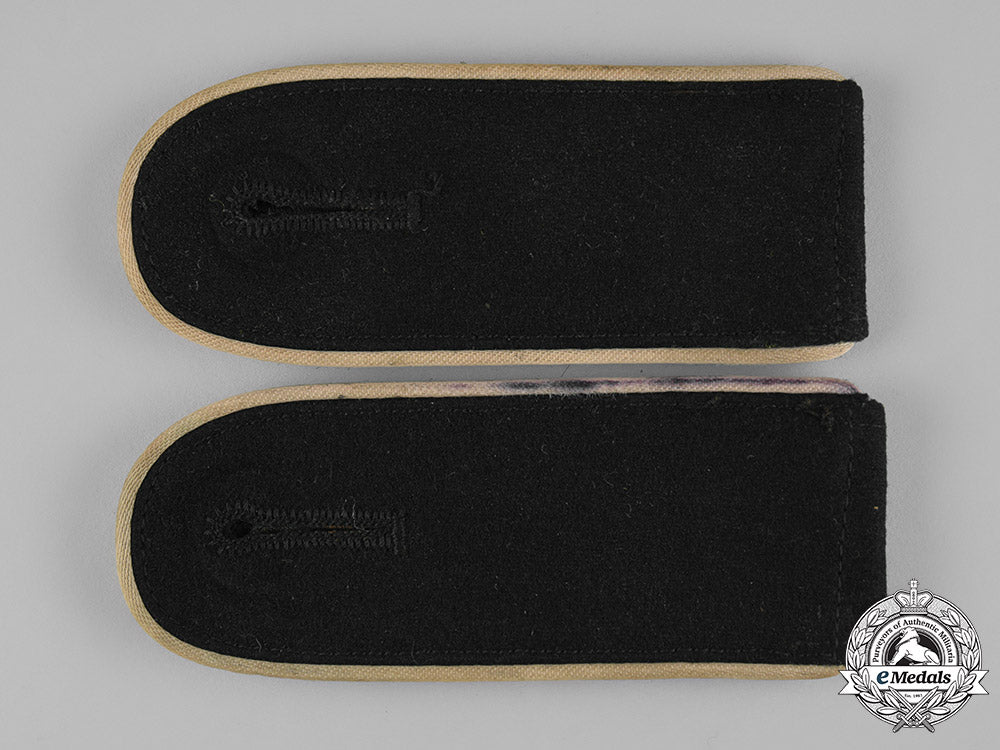 germany,_waffen-_ss._a_set_of_mann_infantry_shoulder_straps_m19_3973