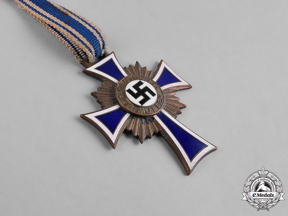 germany,_third_reich._a_group_of_honour_crosses_of_the_german_mother,_various_grades_m19_4140