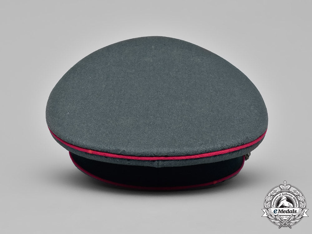 germany,_wehrmacht._a_veterinarian_officer’s_visor_cap,_by_mitzlaff&_bliedung,_named_m19_4555