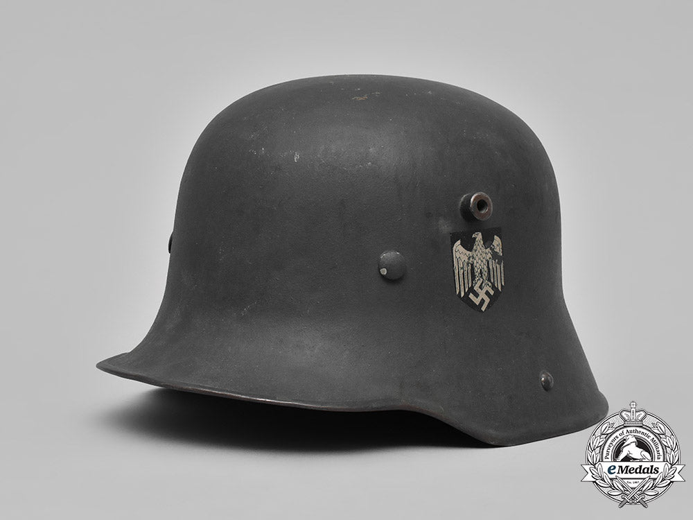 germany,_wehrmacht._a_refurbished_m18_steel_helmet,_c.1940_m19_4691