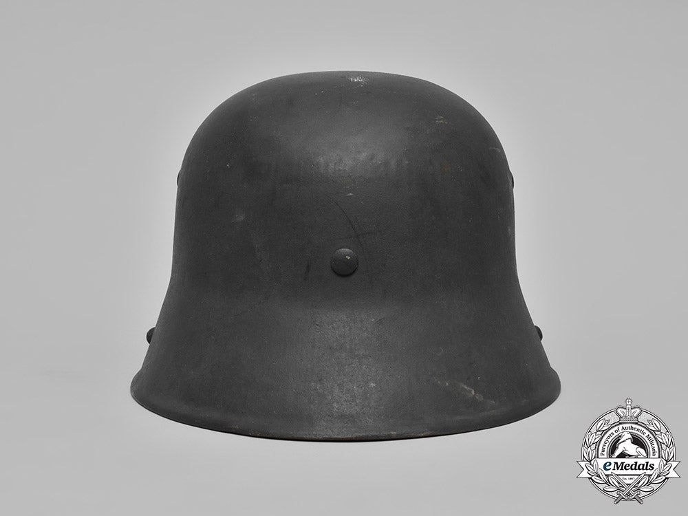 germany,_wehrmacht._a_refurbished_m18_steel_helmet,_c.1940_m19_4694