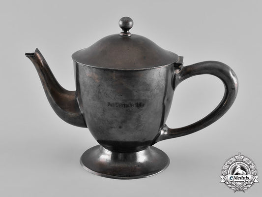 germany,_third_reich._a_teapot_from_the_nürnberger_deutsche_hof_m19_5669_1_2_1_1