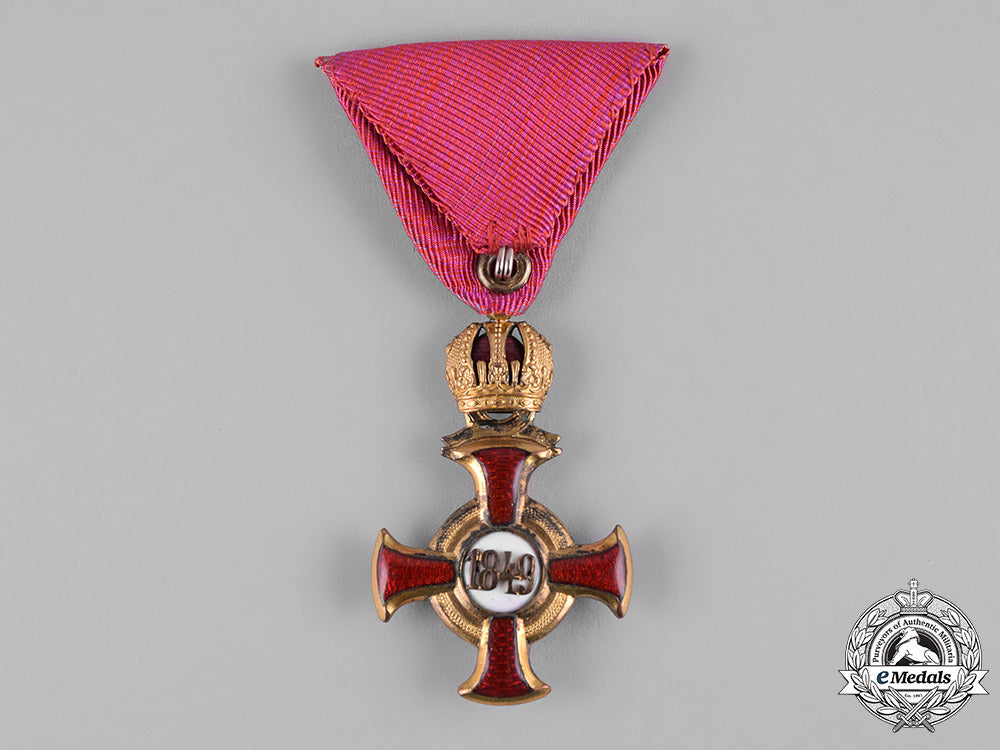 austria,_imperial._a_cross_of_merit_with_crown,_by_wilhelm_kunz,_c.1918_m19_5787_1_2