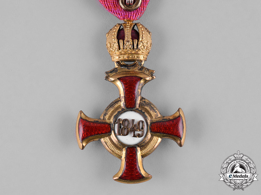 austria,_imperial._a_cross_of_merit_with_crown,_by_wilhelm_kunz,_c.1918_m19_5789_1_2