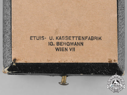 austria,_imperial._a_cross_of_merit_with_crown,_by_wilhelm_kunz,_c.1918_m19_5800_1_2