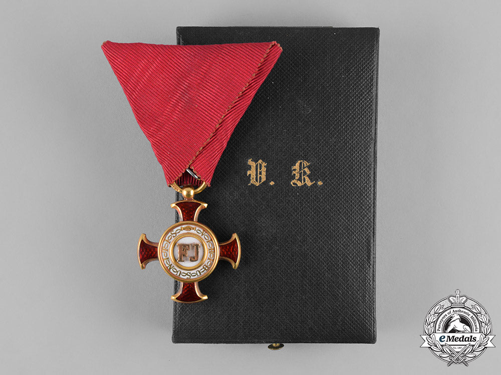austria,_imperial._a_cross_of_merit_in_gold_with_case,_by_v._mayers_söhne,_ca.1908_m19_5835