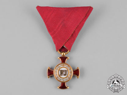 austria,_imperial._a_cross_of_merit_in_gold_with_case,_by_v._mayers_söhne,_ca.1908_m19_5836