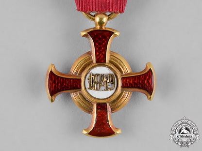 austria,_imperial._a_cross_of_merit_in_gold_with_case,_by_v._mayers_söhne,_ca.1908_m19_5839