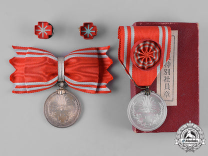 japan,_empire._two_red_cross_society_membership_medals_m19_6211