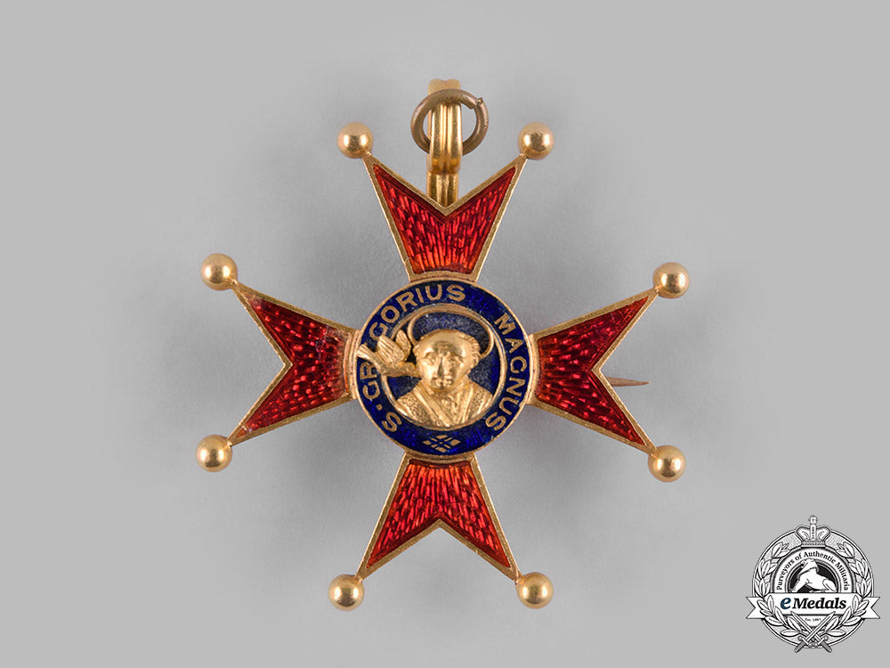 vatican._a_pontifical_equestrian_order_of_st._gregory_the_great,_gold_lapel_badge_m19_6324