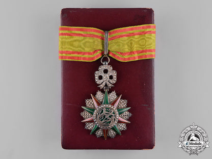 tunisia,_french_protectorate._an_order_of_glory,_iii_class_commander,_by_a._chobillion,_c.1915_m19_6445_1_1_1