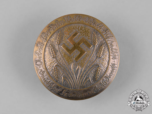 germany,_radwj._a_membership_brooch_for_the_german_women’s_labour_service_m19_6472_1