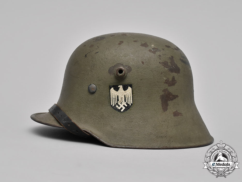 germany,_heer._a_heer_m17_transitional_steel_helmet_m19_6722