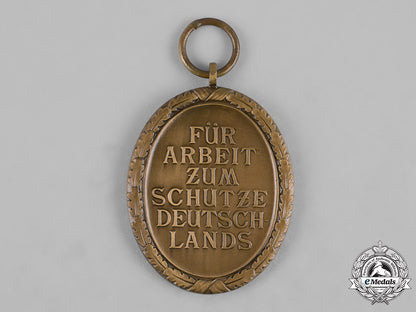 germany,_wehrmacht._a_west_wall_medal_by_sohni,_heubach&_co._m19_7009