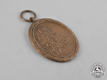 germany,_wehrmacht._a_west_wall_medal_by_sohni,_heubach&_co._m19_7010