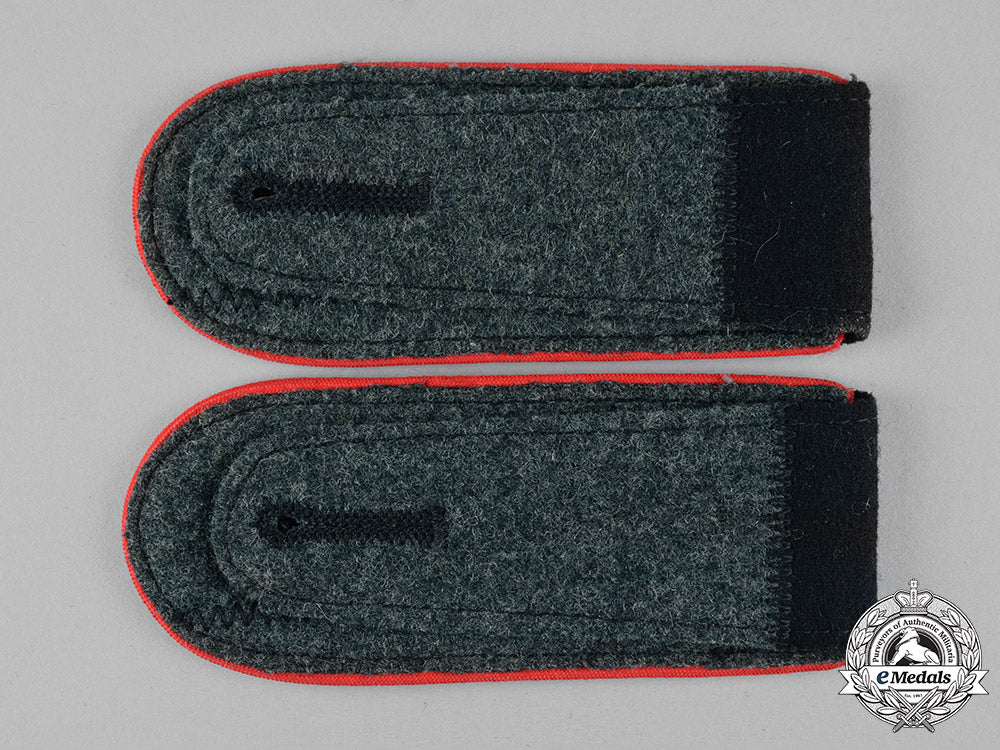 germany,_ss._a_set_of_waffen-_ss_mann_flak/_artillery_shoulder_straps_m19_7113