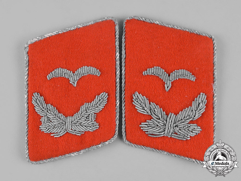 germany,_luftwaffe._a_set_of_luftwaffe_flak/_artillery_leutnant_collar_tabs_m19_7177