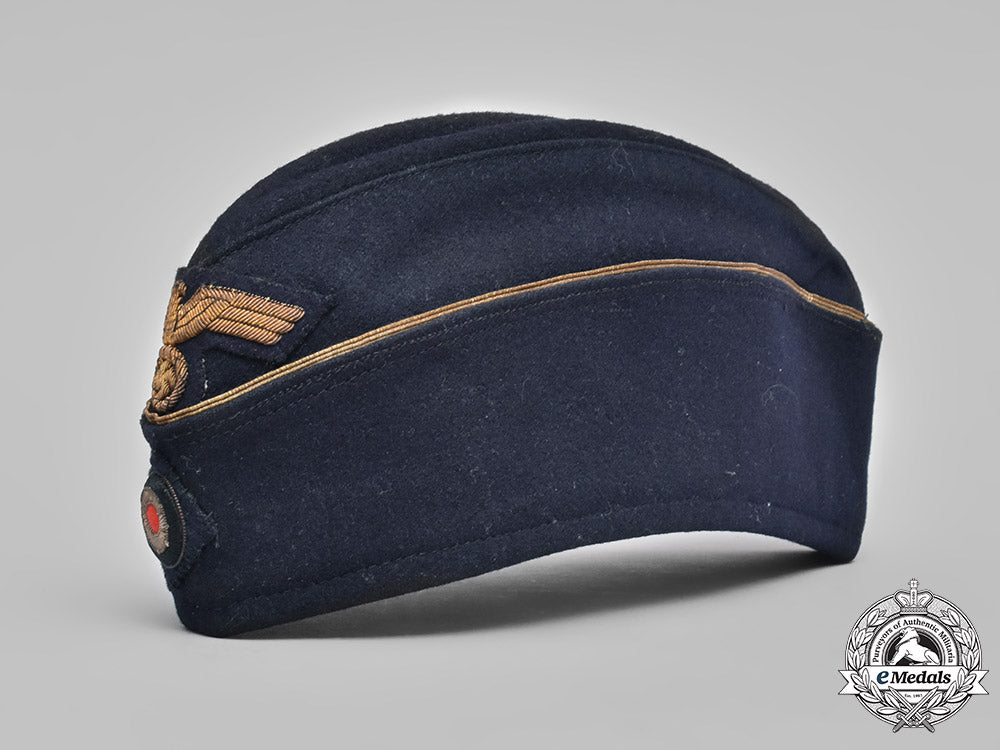 germany,_kriegsmarine._an_officers_garrison_cap,_by_glöckler_m19_7467_1_1