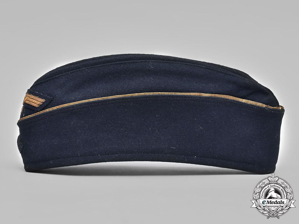 germany,_kriegsmarine._an_officers_garrison_cap,_by_glöckler_m19_7468_1_1