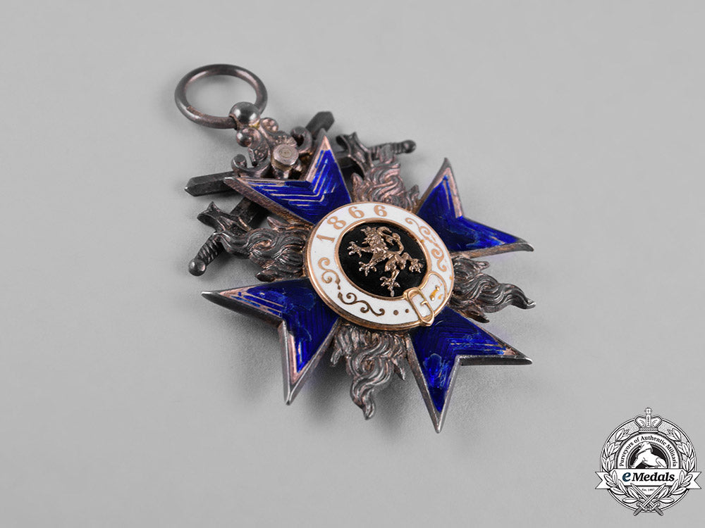 bavaria,_kingdom._a_military_merit_cross,_iv_class_with_swords,_c.1915_m19_7597