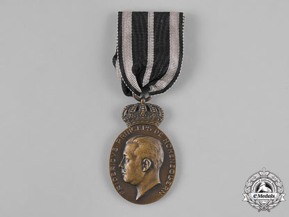 germany,_weimar._a_hohenzollern_bene_merenti_medal,_bronze_grade_m19_7707