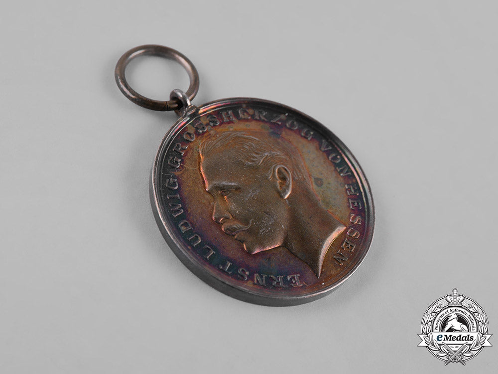 hesse-_darmstadt,_grand_duchy._a_general_honour_decoration,_silver_medal_for_bravery,_with_original_paper_envelope_m19_7762_1