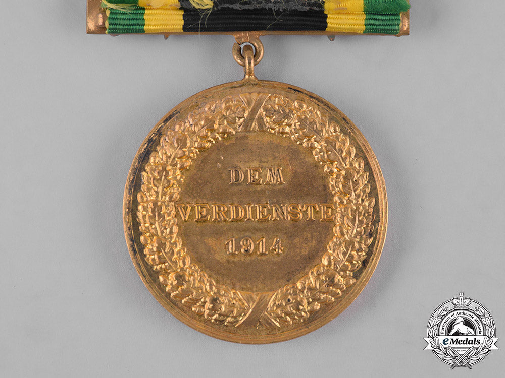 saxe-_weimar,_grand_duchy._a_general_honour_decoration,_gold_grade_with_swords_clasp_m19_7804