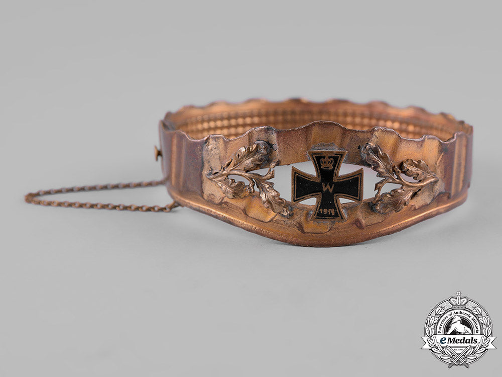 germany,_imperial._a_trench_art_bracelet_with_oak_leaves_and_miniature_iron_cross_m19_7822