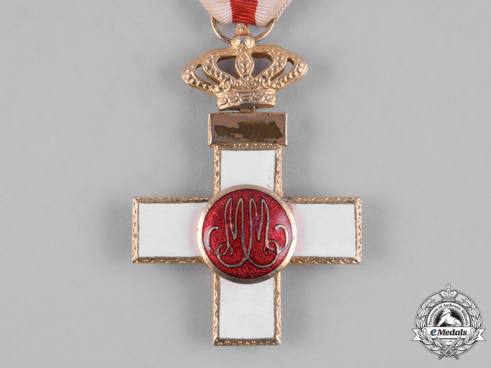spain,_kingdom._an_order_of_military_merit,_cross_with_white_distinction,_type_vii,_c.1975_m19_8373_1