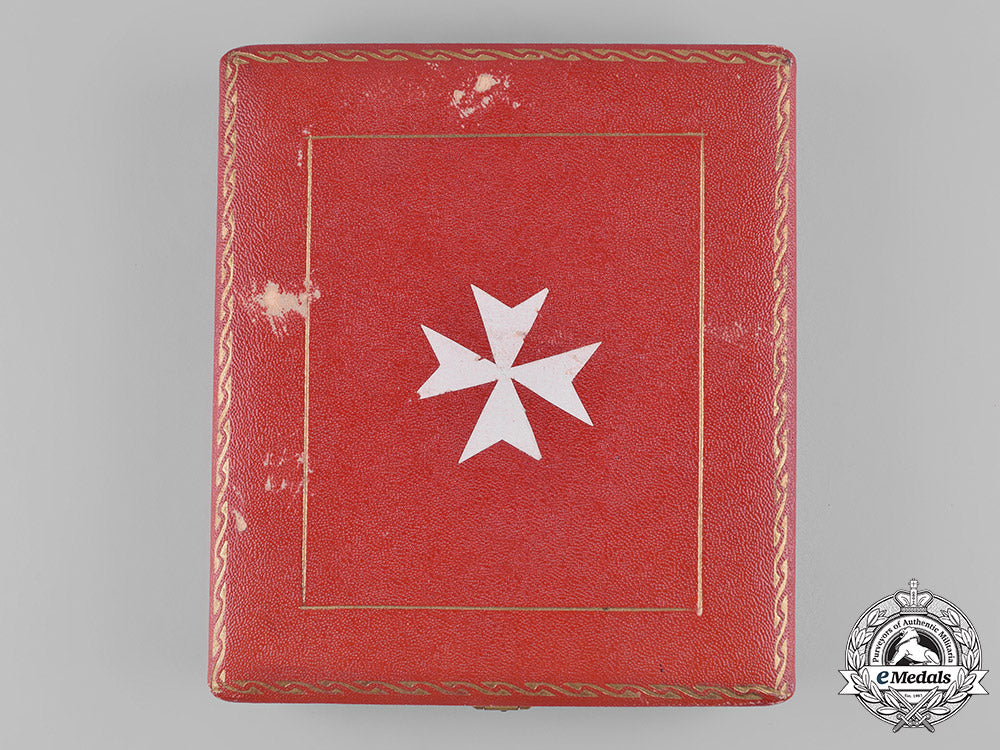 italy,_kingdom._a_sovereign_military_hospitaller_order_of_saint_john_of_jerusalem,_knight's_badge_case_m19_8601