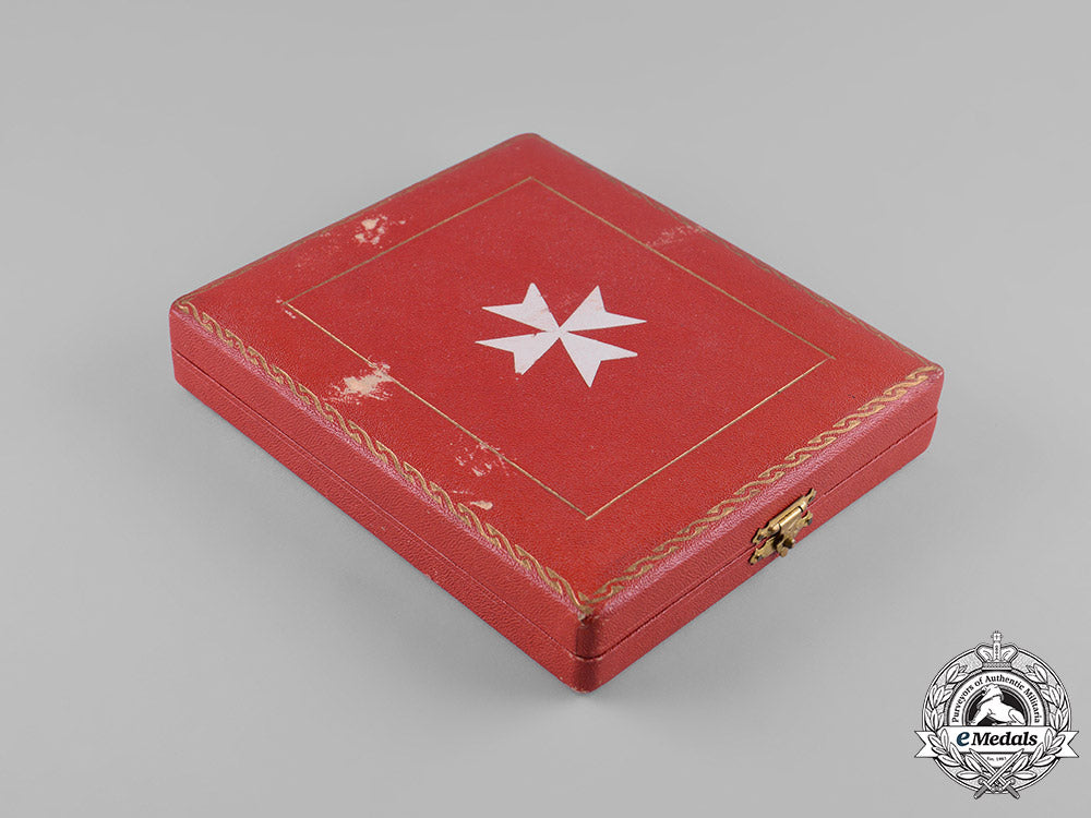 italy,_kingdom._a_sovereign_military_hospitaller_order_of_saint_john_of_jerusalem,_knight's_badge_case_m19_8603
