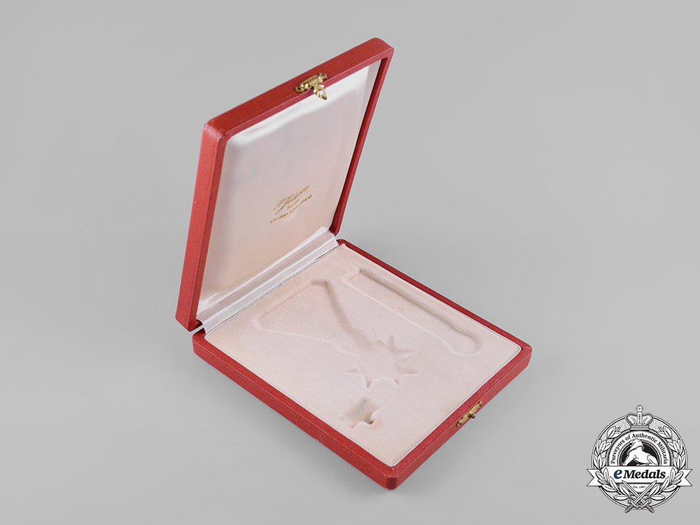 italy,_kingdom._a_sovereign_military_hospitaller_order_of_saint_john_of_jerusalem,_knight's_badge_case_m19_8604