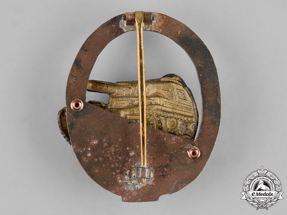 germany,_federal_republic._a_special_grade_tank_badge_for50_engagements,1957_version_m19_8697