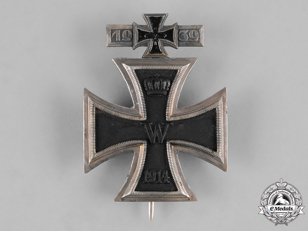 germany,_federal_republic._a1914_iron_cross_with_integrated1939_clasp,1957_version_m19_8766
