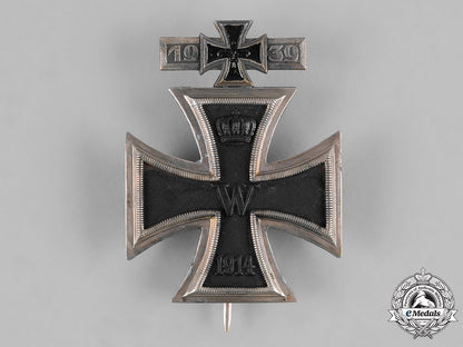 germany,_federal_republic._a1914_iron_cross_with_integrated1939_clasp,1957_version_m19_8766