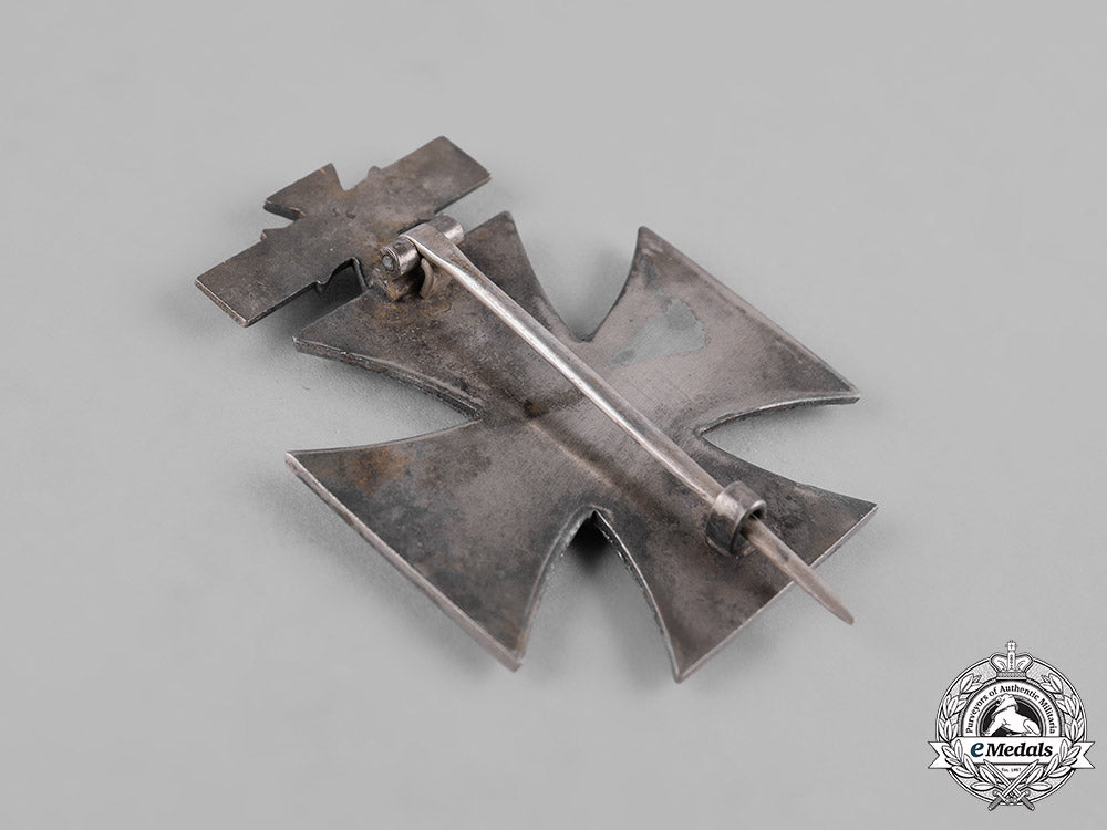 germany,_federal_republic._a1914_iron_cross_with_integrated1939_clasp,1957_version_m19_8769