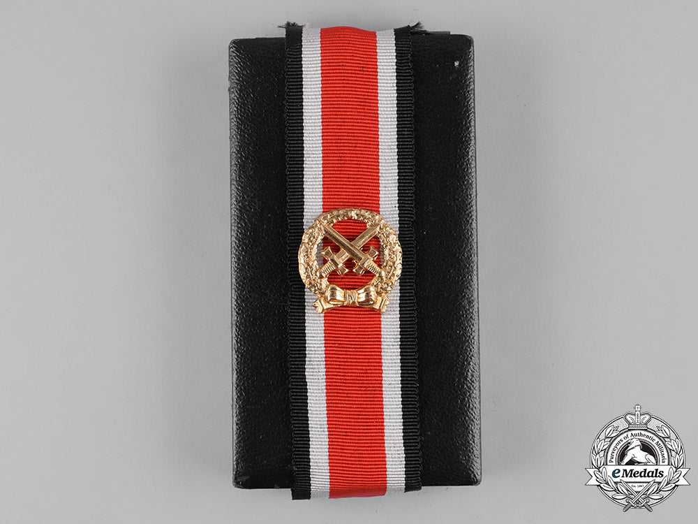 germany,_federal_republic._a_cased_heer_honour_roll_clasp,1957_version,_by_hans_brüggemann_m19_8783