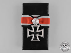 Germany, Federal Republic. A Cased Knight’s Cross Of The Iron Cross, With Oak Leaves, 1957 Version