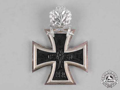 germany,_federal_republic._a_case_knight’s_cross_of_the_iron_cross,_with_oak_leaves_and_swords,1957_version_m19_8839