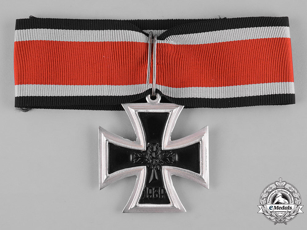 germany,_federal_republic._a_cased_knight’s_cross_of_the_iron_cross,1957_version,_to_wolfram_kurtz_m19_8849