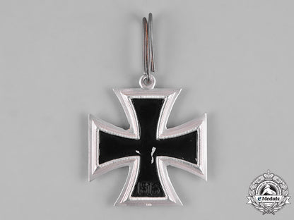 germany,_federal_republic._a_cased_knight’s_cross_of_the_iron_cross,1957_version,_to_wolfram_kurtz_m19_8851