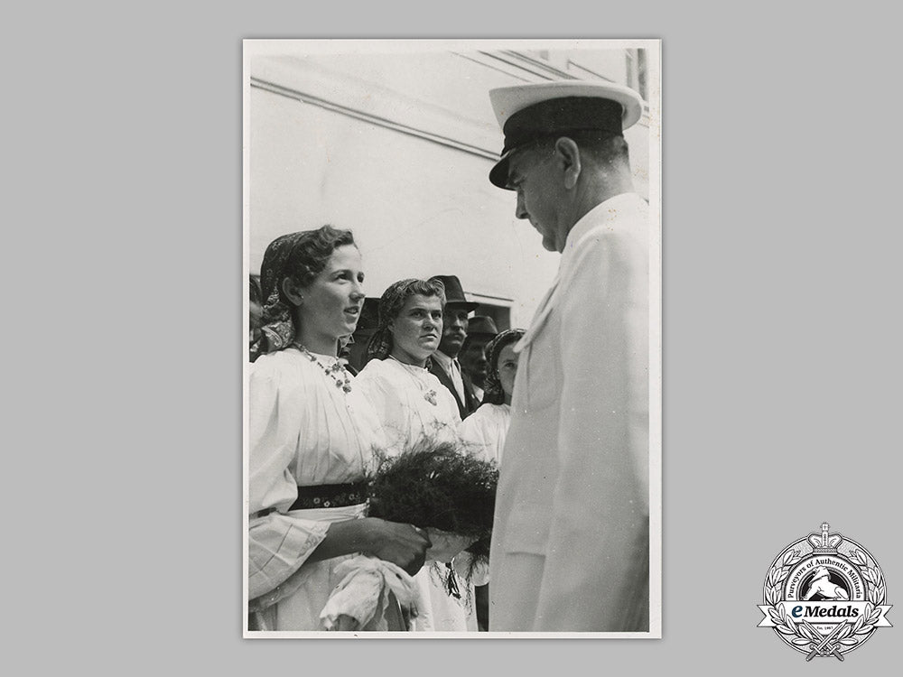 croatia,_independent_state._a_large_press_photo_of_ante_pavelić_with_youth,_c.1942_m19_8933