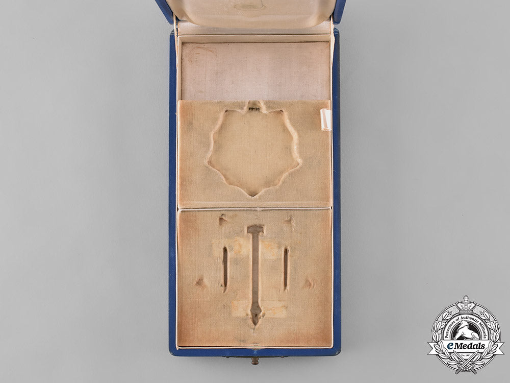 egypt,_kingdom._an_order_of_the_nile,_ii_class_grand_officer_case,_by_lattes_m19_9134_1_1
