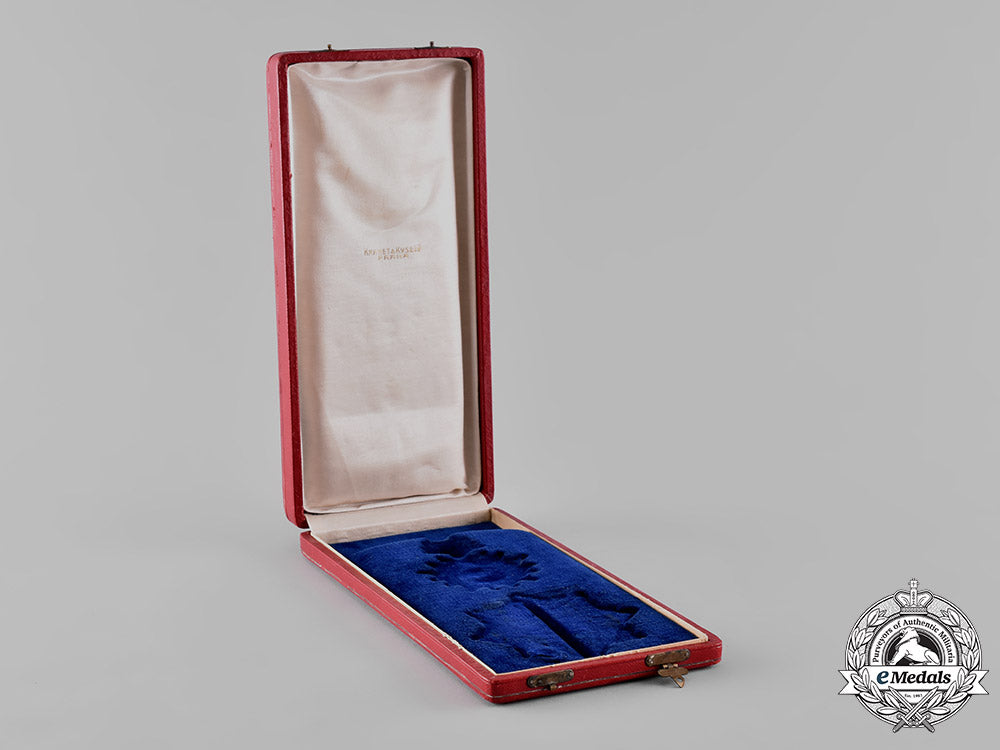czechoslovakia,_republic._an_order_of_the_white_lion,_ii_class_grand_officer_with_swords_case_m19_9164