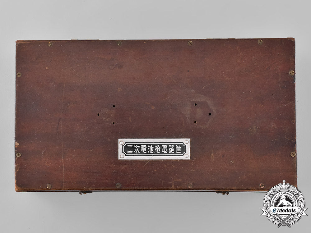japan._a_lot_of_thirty-_four_army&_navy_insignia_and_badges_in_a_wooden_box_m19_9192