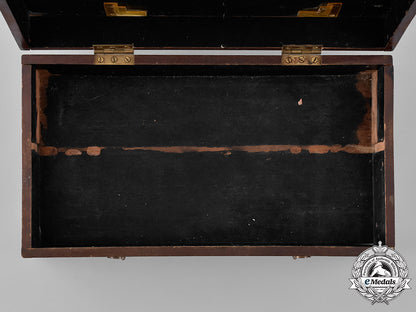 japan._a_lot_of_thirty-_four_army&_navy_insignia_and_badges_in_a_wooden_box_m19_9193