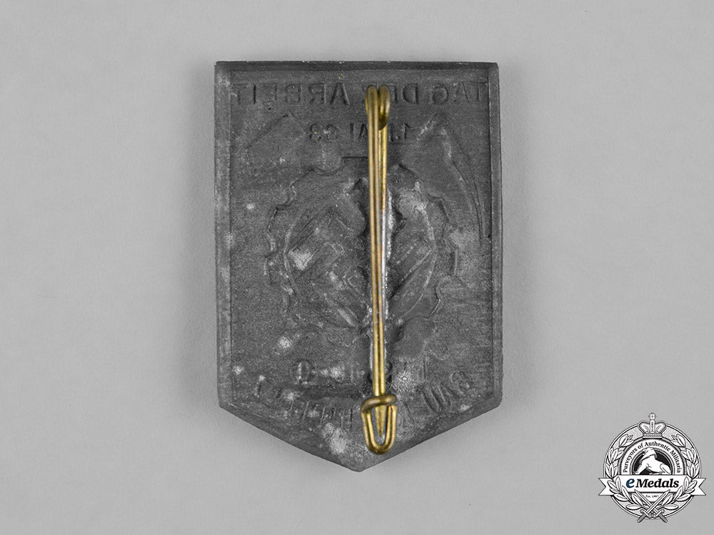 germany,_third_reich._a_nsbo_gau_rheinpfalz_day_of_labour_badge_m19_9430