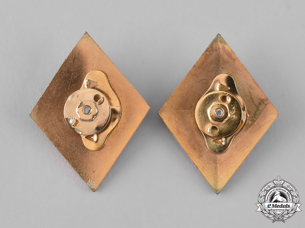 spain,_fascist_state._a_lot_of_spanish_army_and_air_force_insignia_m19_9801